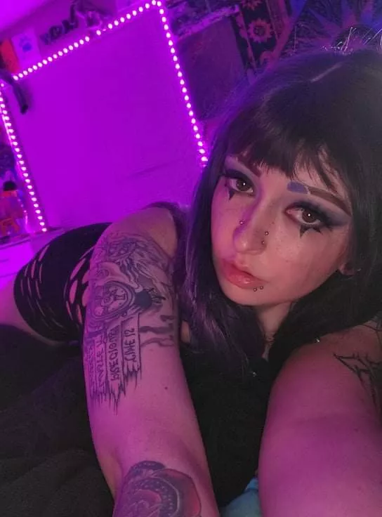 I bet you like the look of danger 💦