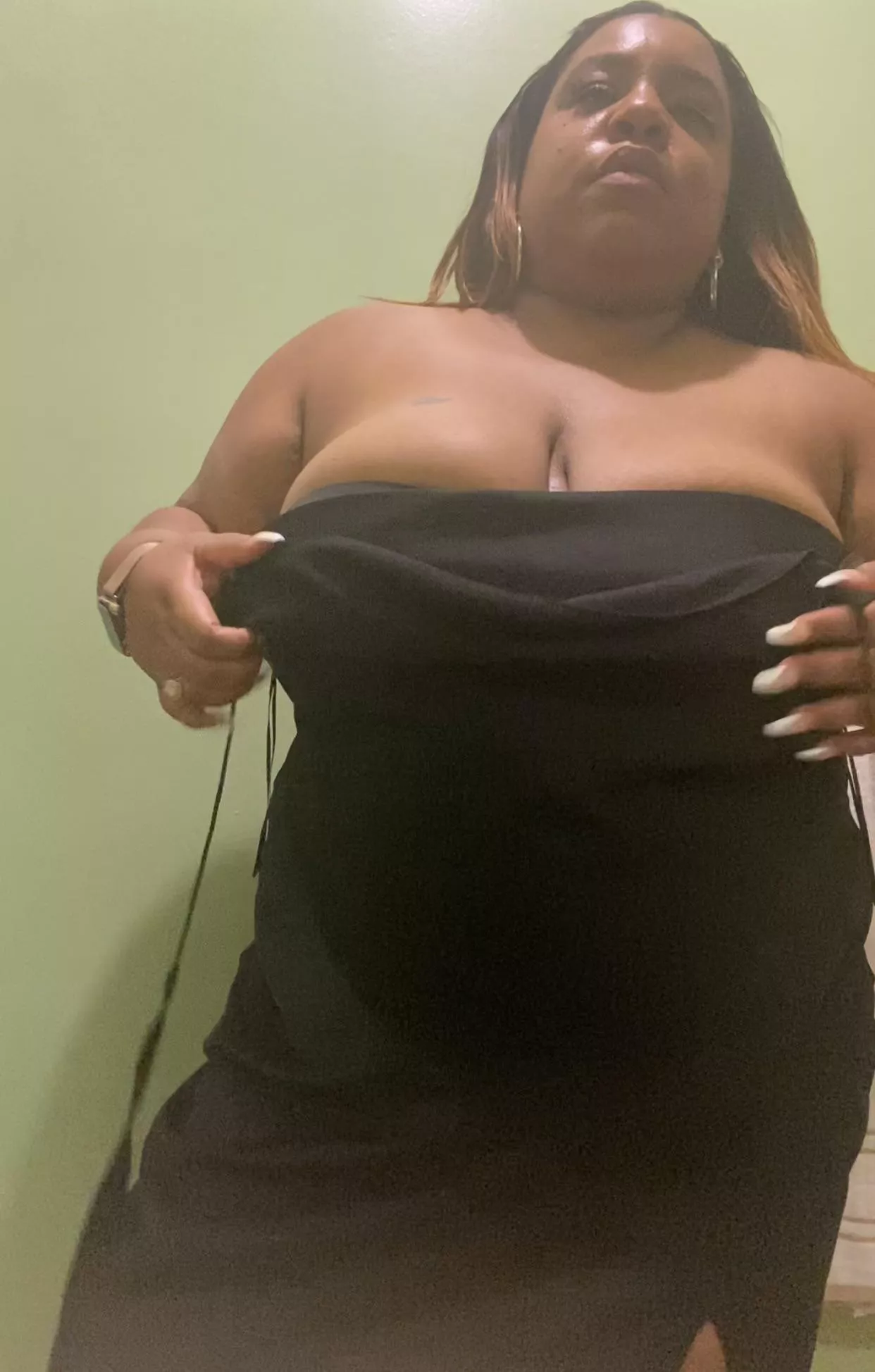 I bet you wanna see me naked, don’t cha? I bet you wanna see me naked, don’t cha?