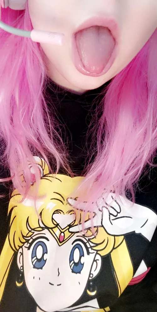 I bet you wish you could fill my pretty little mouth.