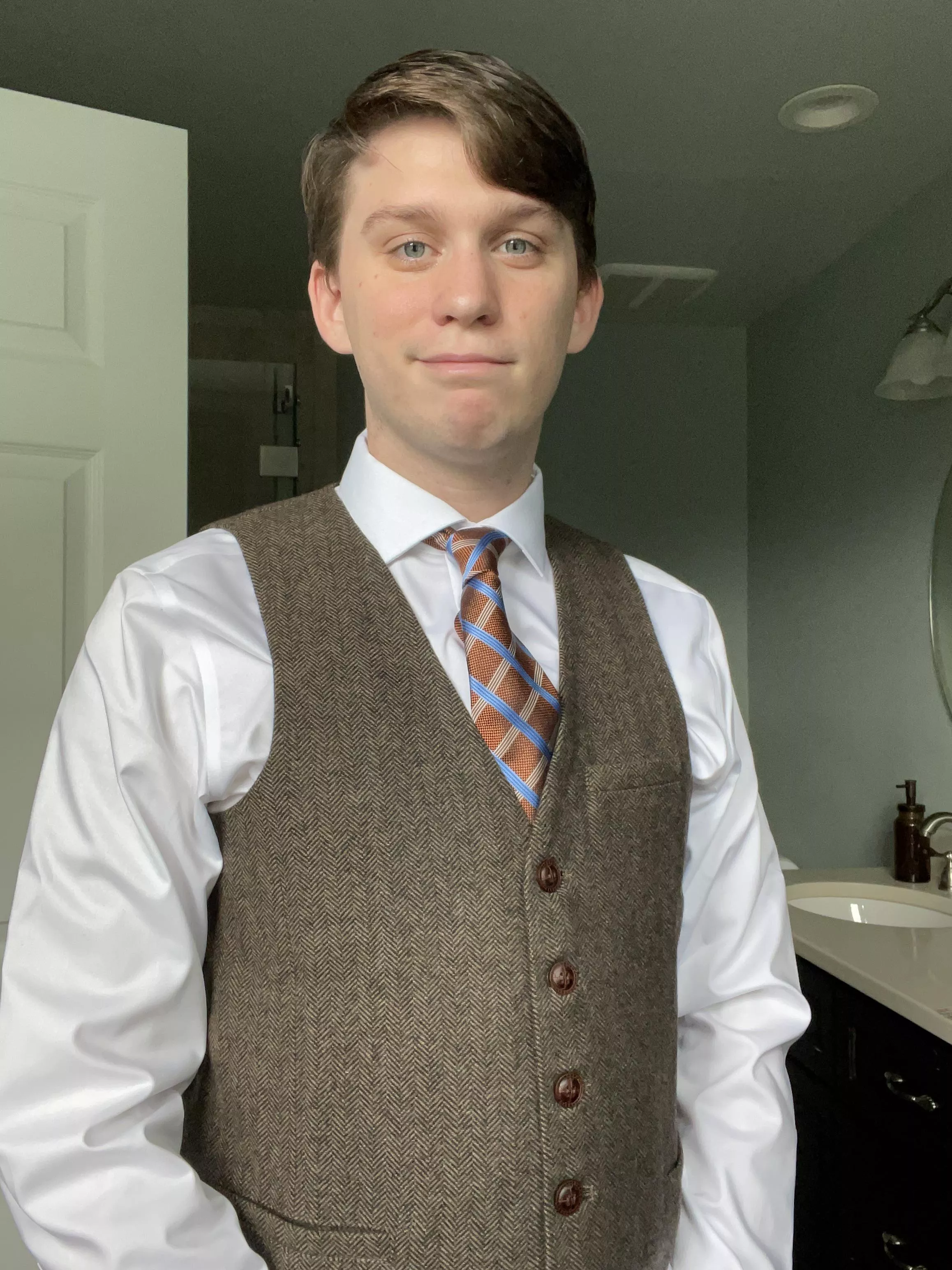 I bought a vest to look fancy, but ended up looking like an old school teacher I bought a vest to look fancy, but ended up looking like an old school teacher