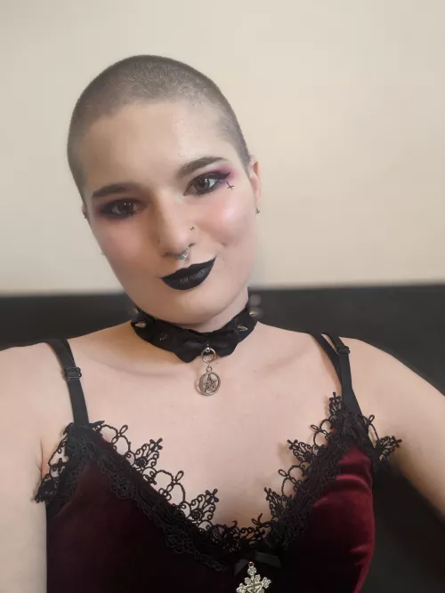 I can't decide what color to dye my hair now that it's finally long enough again