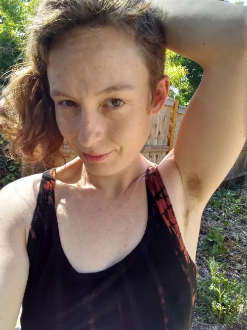 I can't even remember the last time I shaved my pits... Hair on my head is fair game tho ๐