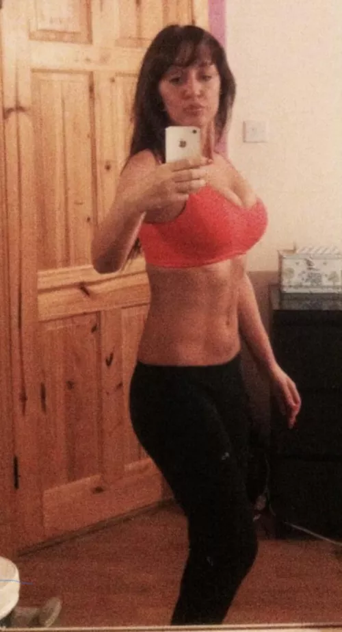 I can't help but want my bullies to tittyf*ck my actual sister in front of me 🥵