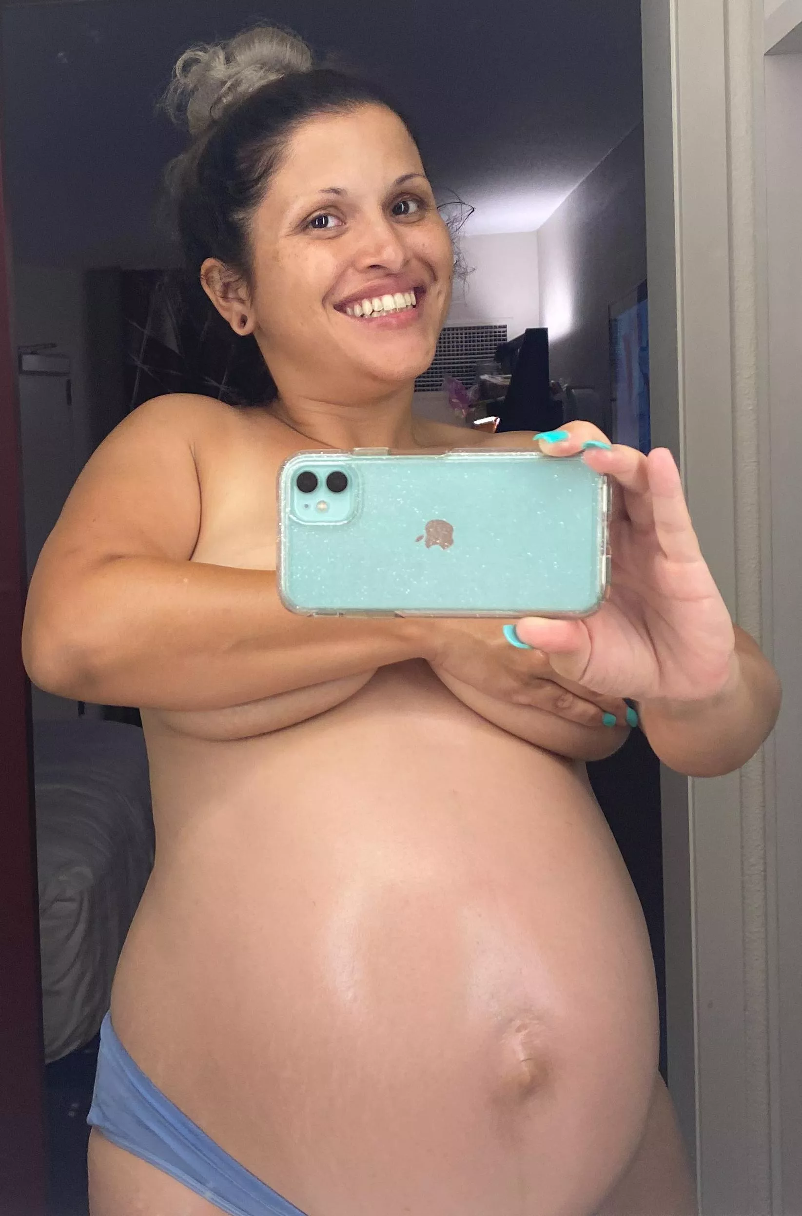 I can't really see down there anymore. Was I able to fully oil my belly? I can't really see down there anymore. Was I able to fully oil my belly?