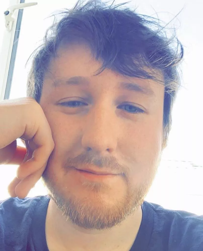 I can’t sleep! Anyone want to chat? I can’t sleep! Anyone want to chat?