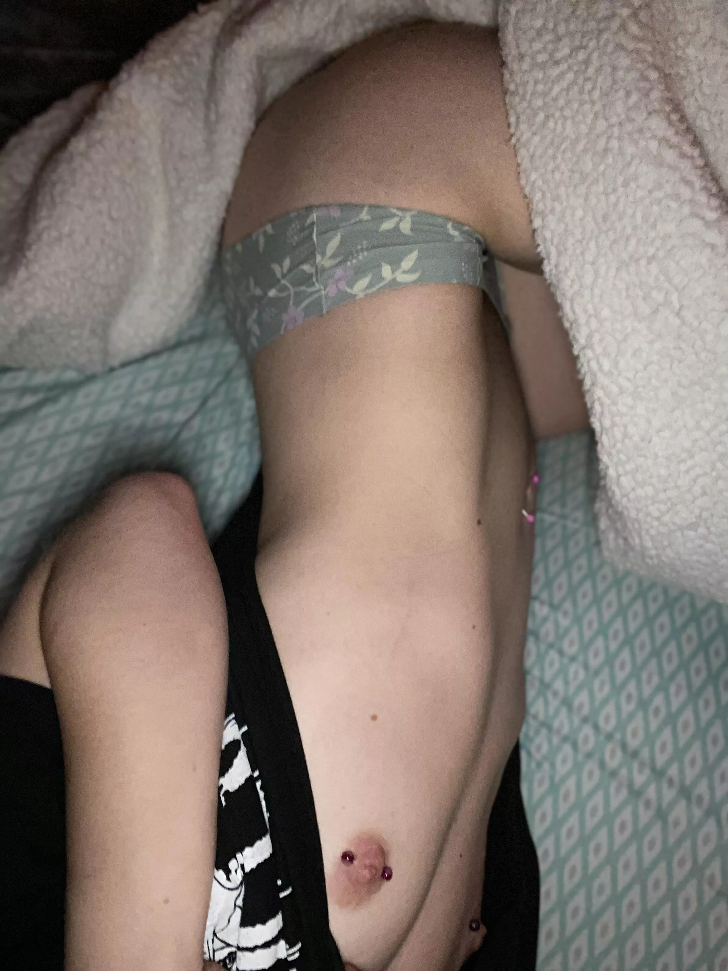 I can’t sleep, does anyone wanna come be my big spoon?