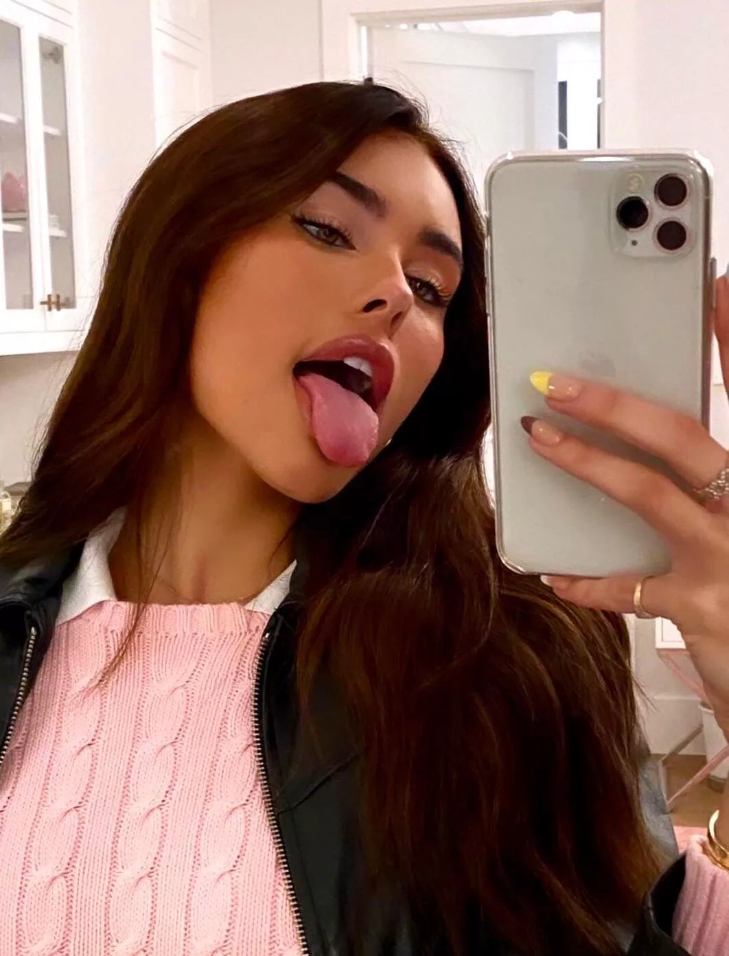 I can't stop stroking for Madison Beer, help me fuel my addiction to her