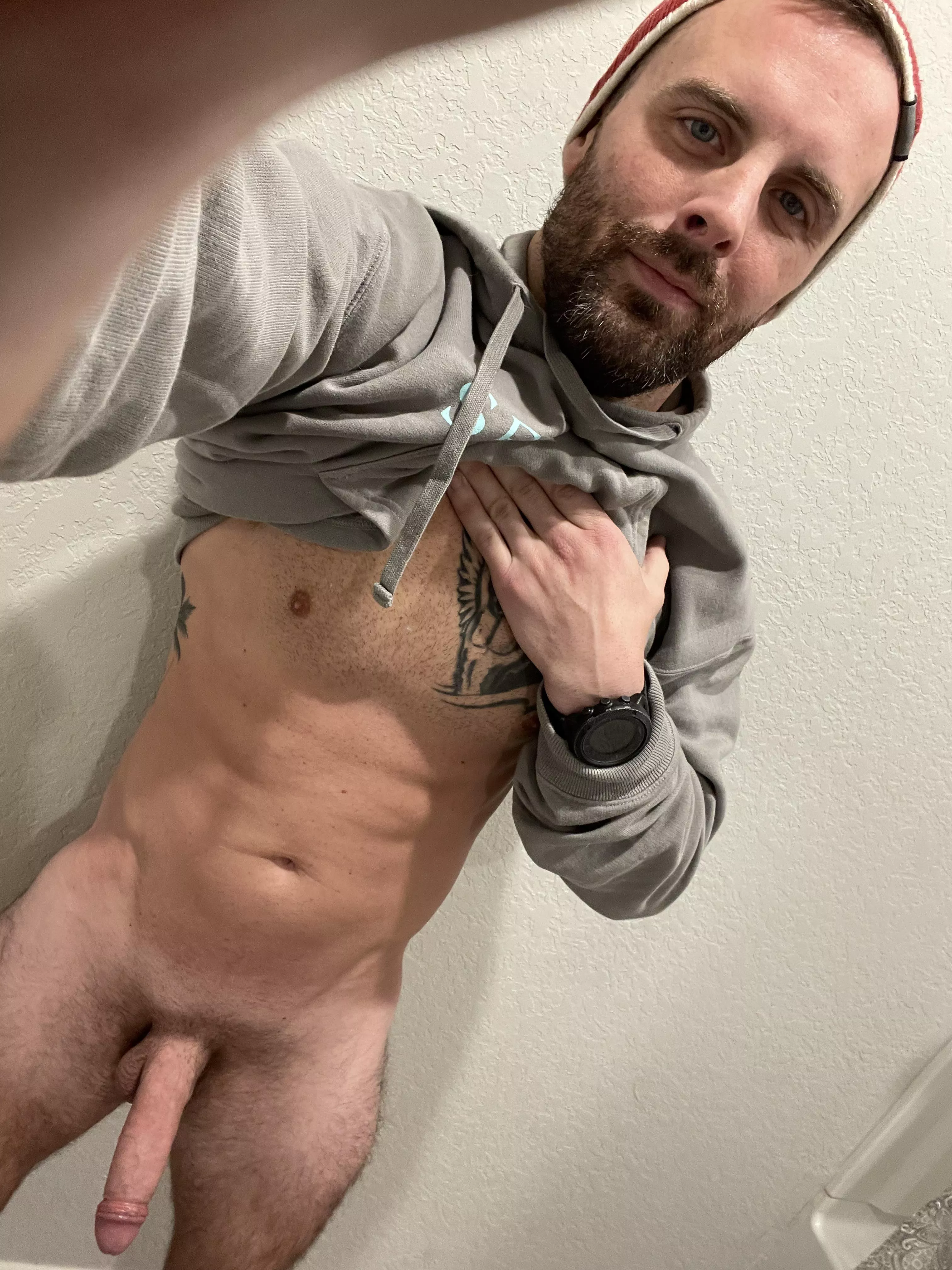 I could use a hand…or a mouth💦 I could use a hand…or a mouth💦