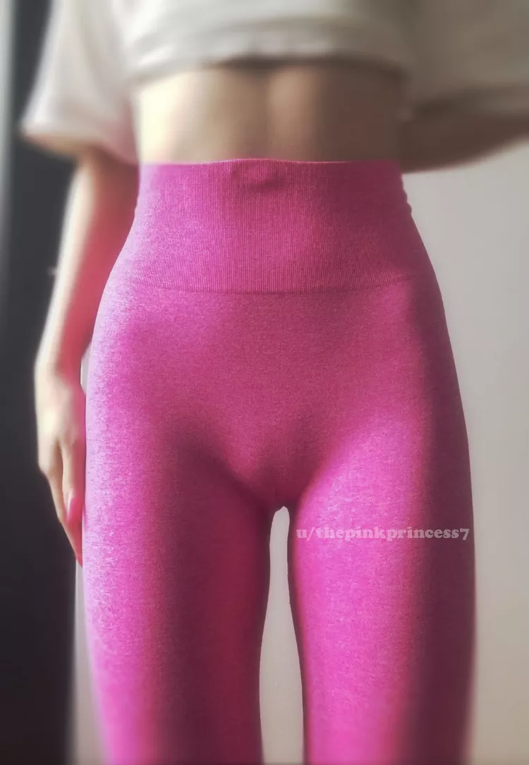 i cummed today 3 times in my yoga pants...