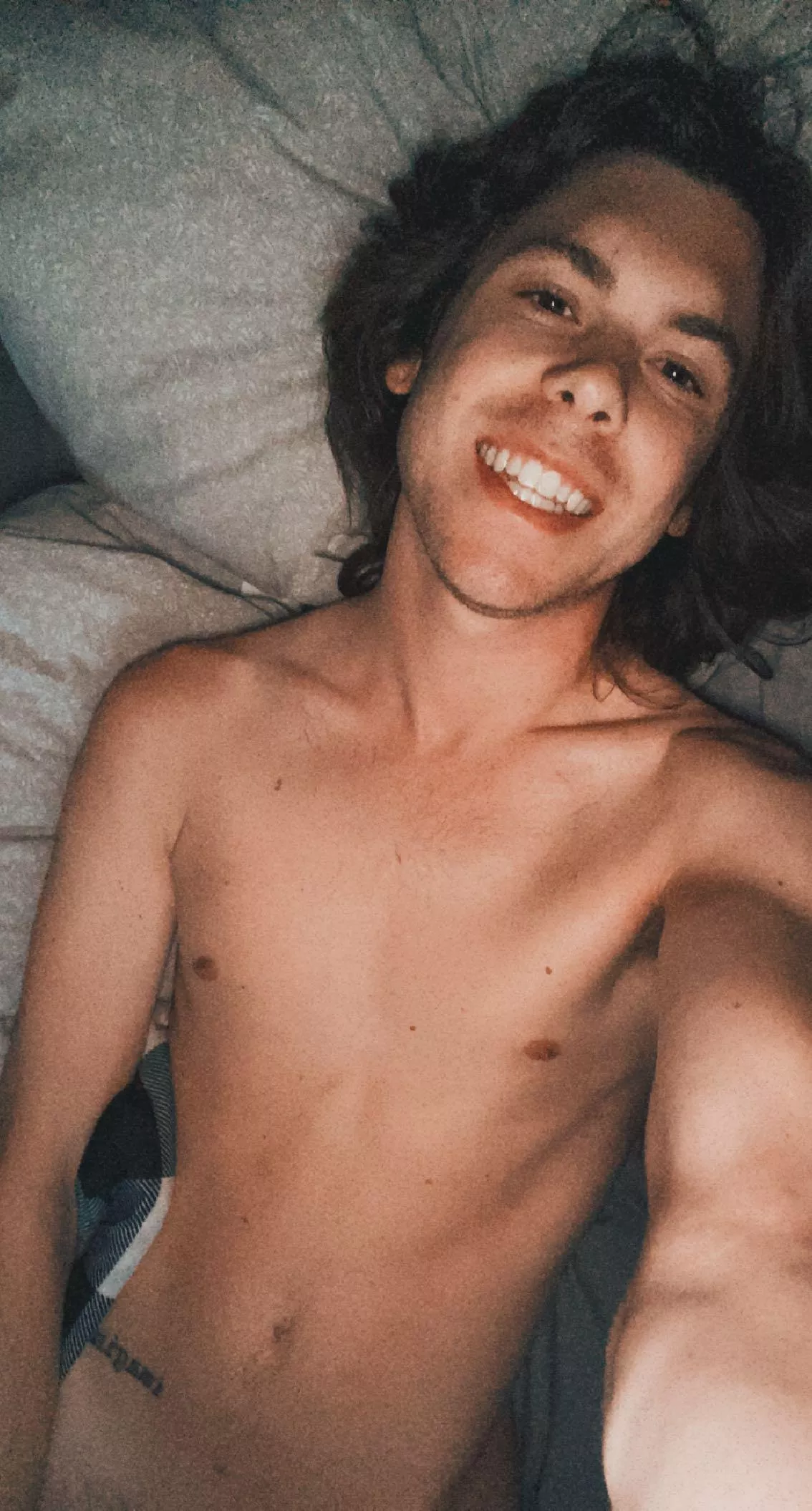 I demand morning cuddles! 🥺