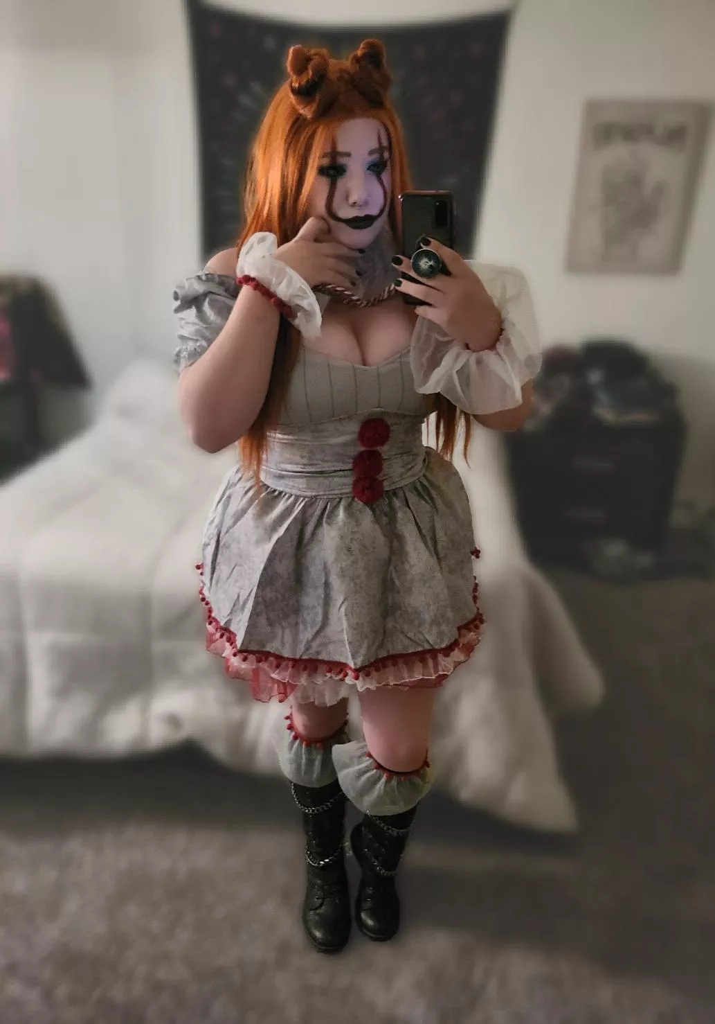 I did a new Pennywise look last night 😊 I did a new Pennywise look last night 😊