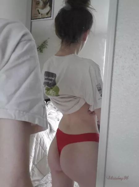 I didn’t want to make this to easy so let’s see who can guess right 💕 Is this pic pre or post fuck 😉.. I’ll leave a vague hint in the comments but nothing that will make it to easy 😌