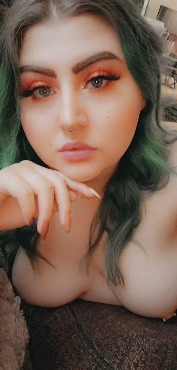 I do my own nails so they're different all the time!! Insatiablytoxic on all platforms 👻