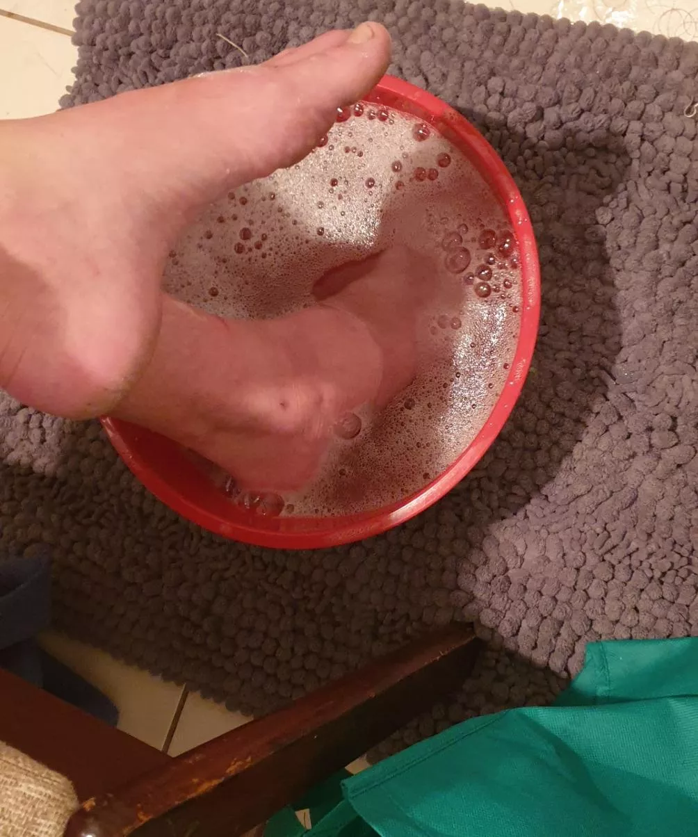 I do yardwork barefoot, so I figured I'd finally treat my feet and soak and scrub them for the first time! Also, I'm just discovering that people appreciate giant feet, so... be nice, please, I'm brand new!