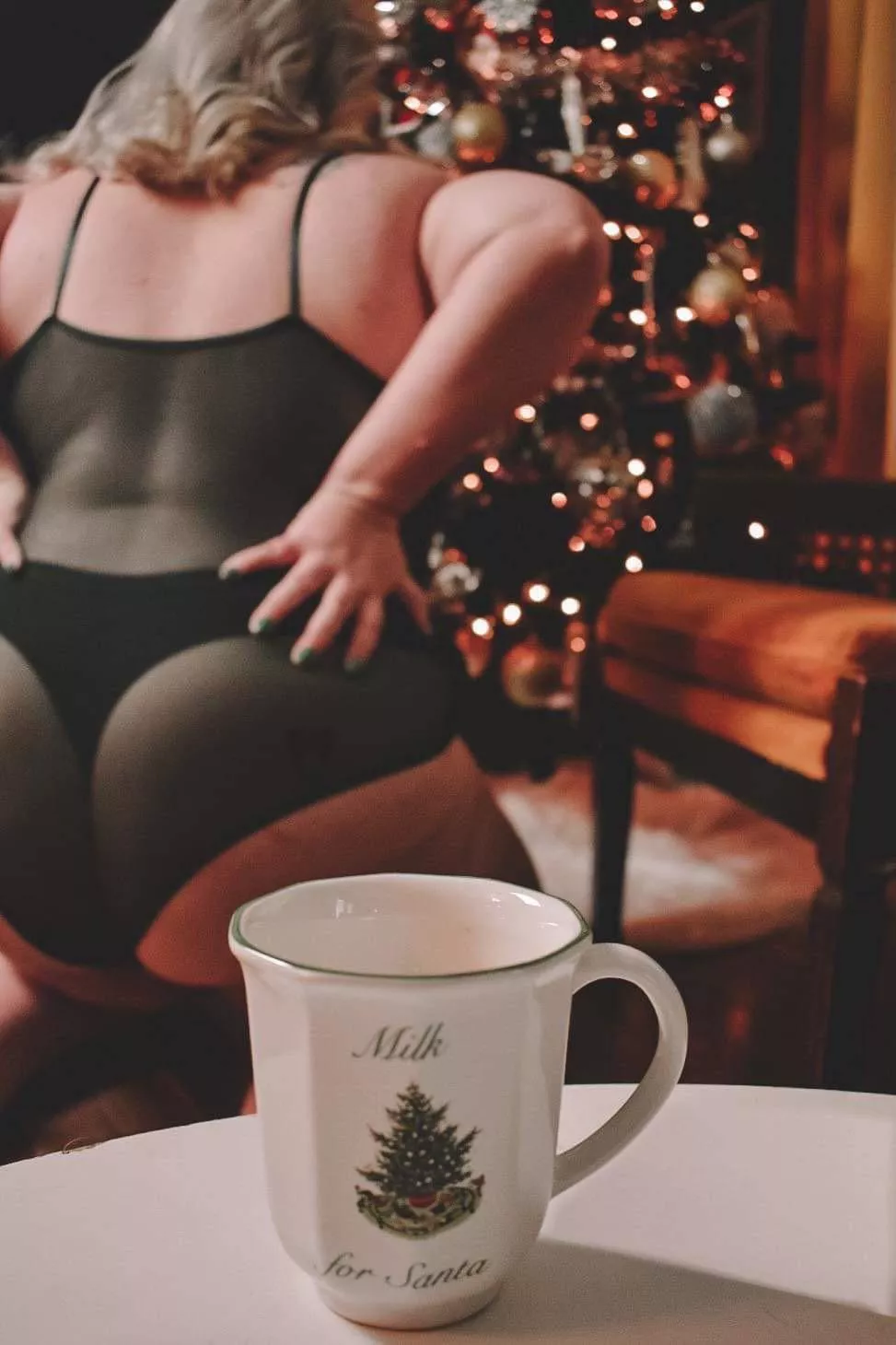 I don’t have any flaws, baby I’m gorgeous as fuck And my ass is jurassic, enormous as fuck. 🍑🍑