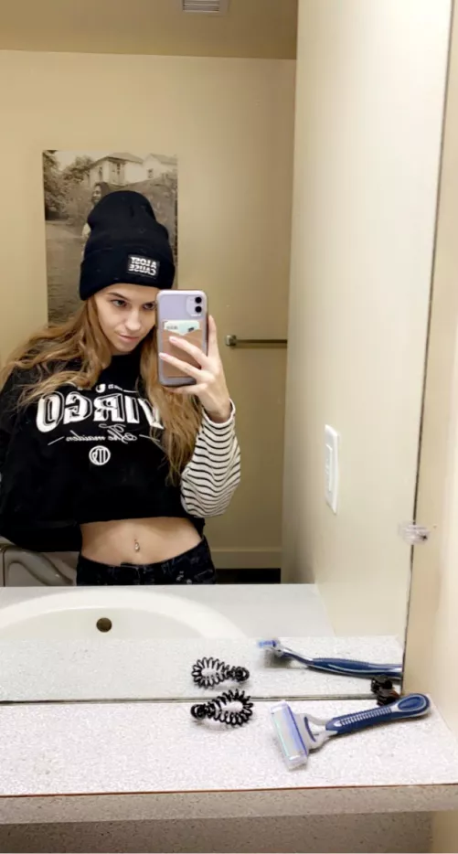 i don't know what i'd do if my belly wasn't pierced