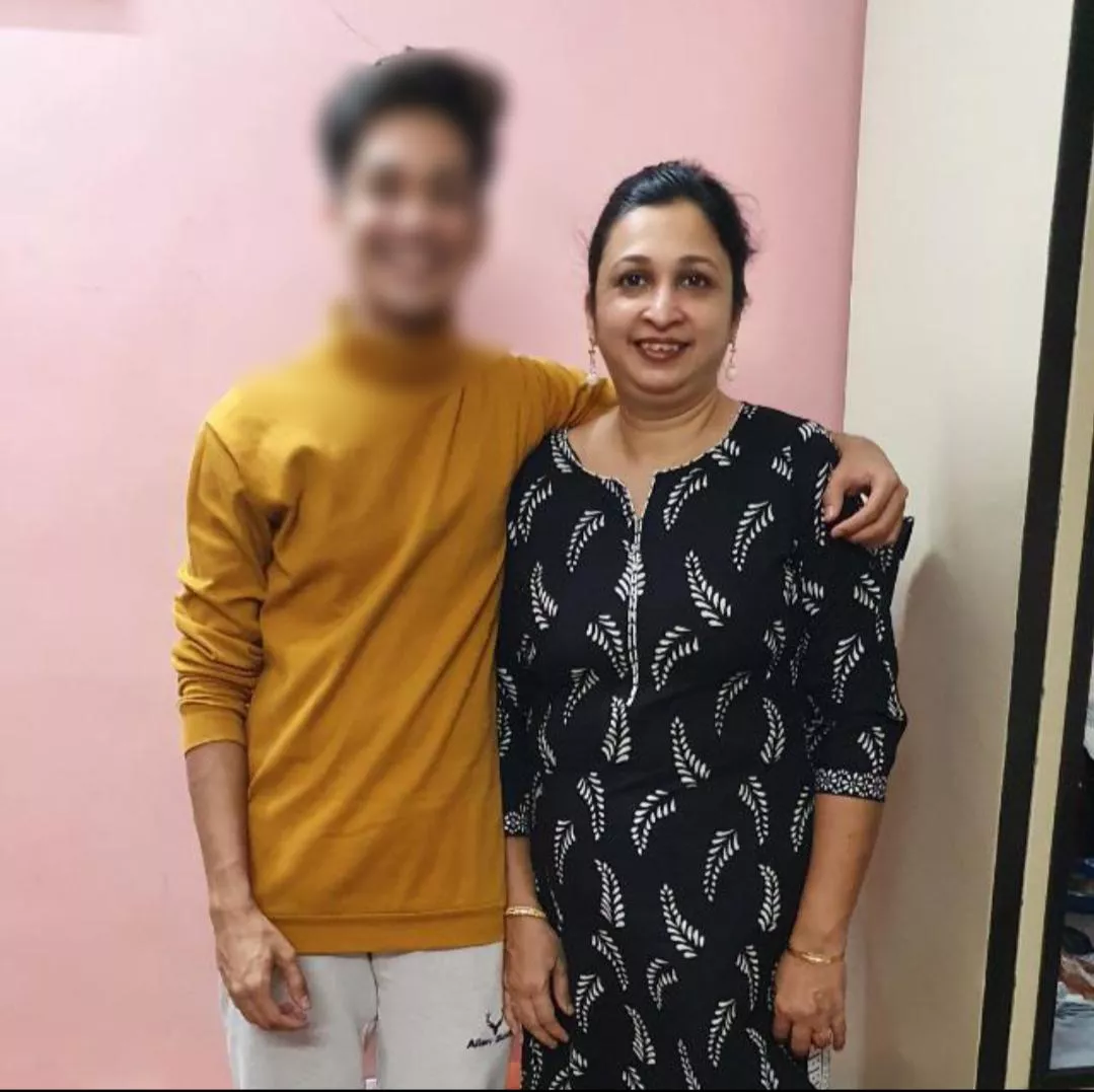 I don't know why my mommy is taking pictures with my bully...and that to so intimate..and why he stopped bothering me last few days.. I don't know why my mommy is taking pictures with my bully...and that to so intimate..and why he stopped bothering me last few days..
