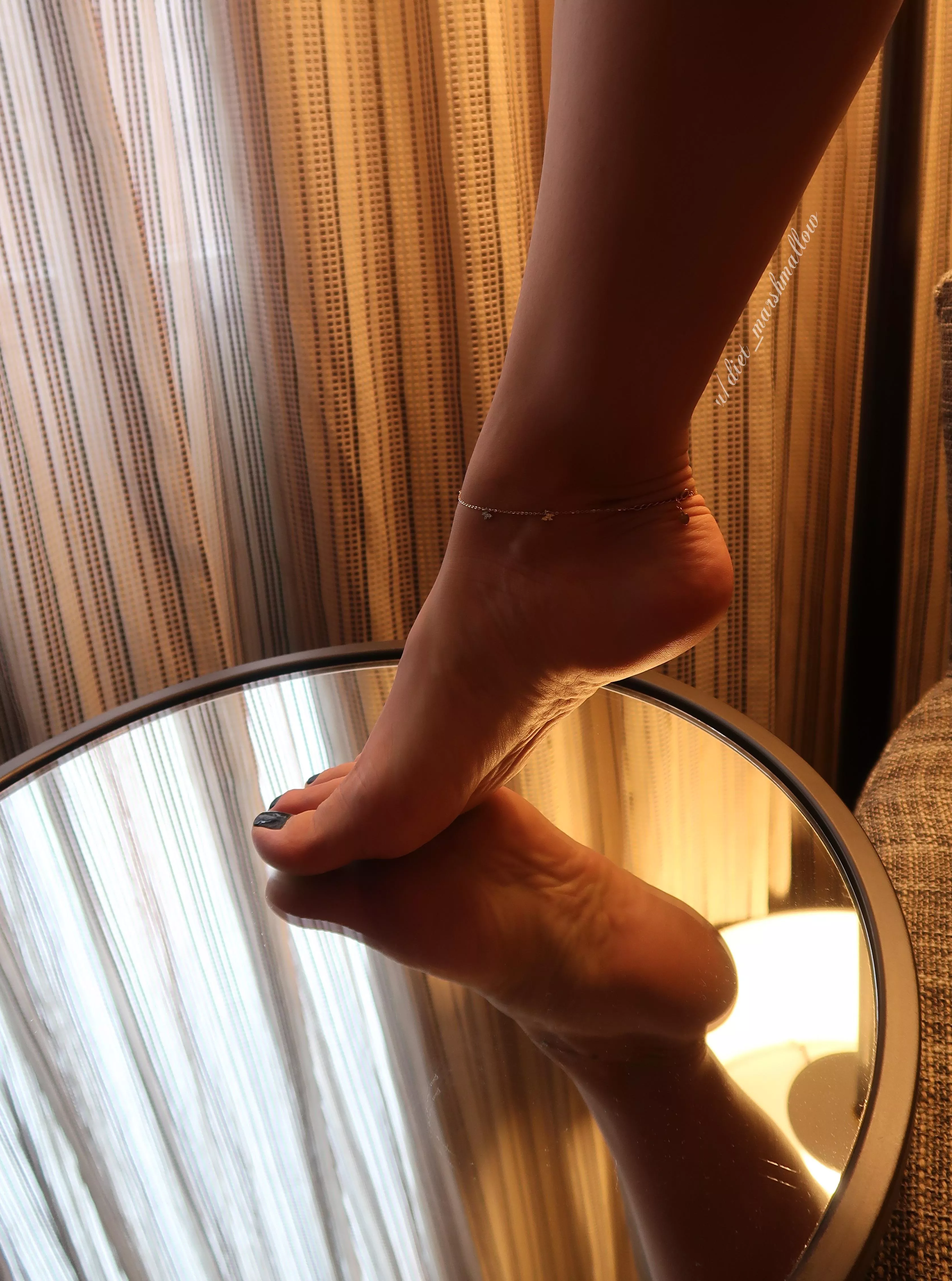 I don’t often post pictures of just my feet, but I love this one! Do you? 💕 I don’t often post pictures of just my feet, but I love this one! Do you? 💕