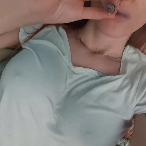 I don't smoke weed to escape reality, i smoke to enjoy it even more 😉🌿💦