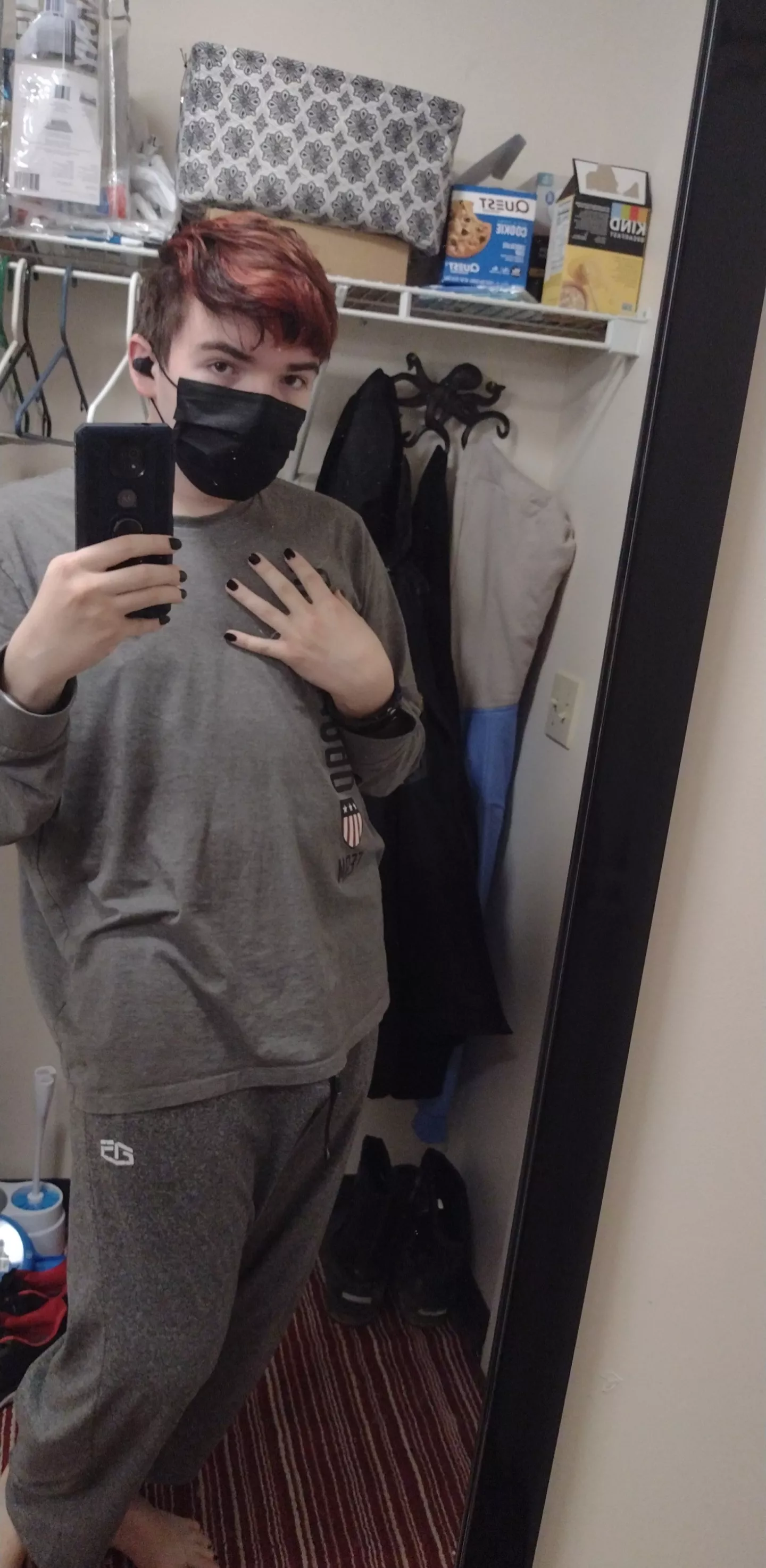 I don't think I'm that good looking, bit my nails feel pretty :)