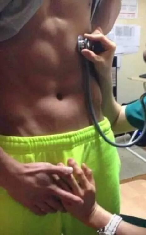 i dont think that's the correct way to use a stethoscope