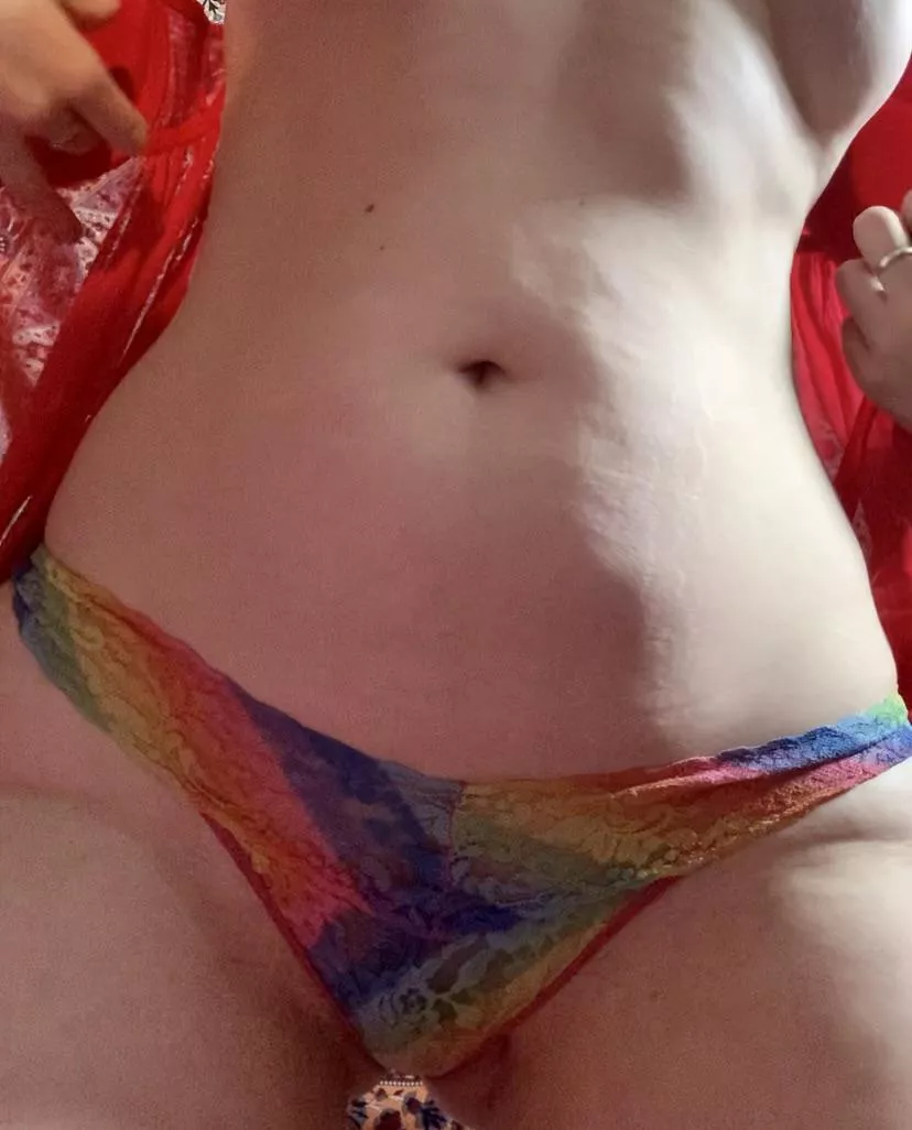 I enjoy my curves often… and my skin is so damn soft… like butter ! 😵‍💫🥰💗🥀😂