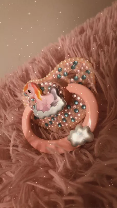 I feel all little today and I miss daddy, I miss my stuffies, cuddles and everything😖 At least I have my paci..Break ups are not fun..