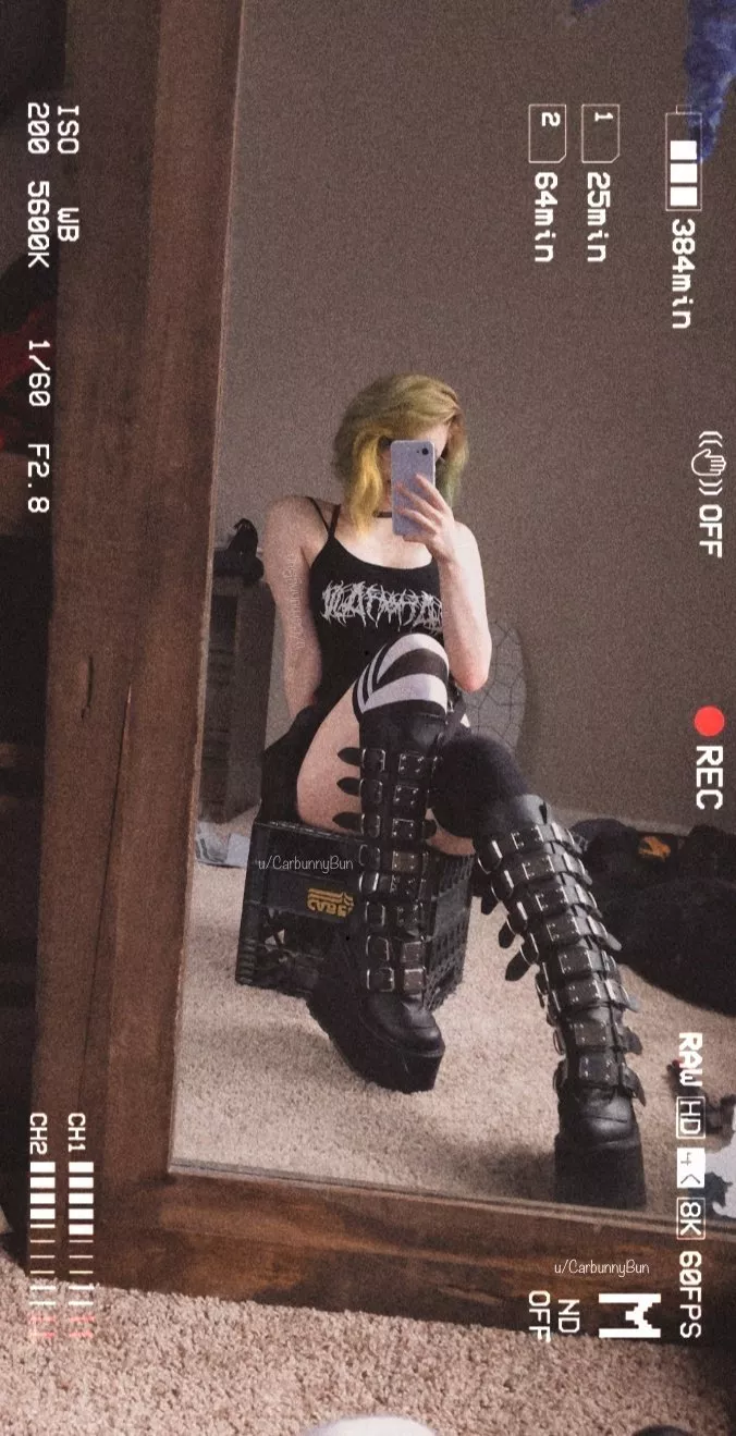 I feel like a Final Fantasy character with these boots~ 👾