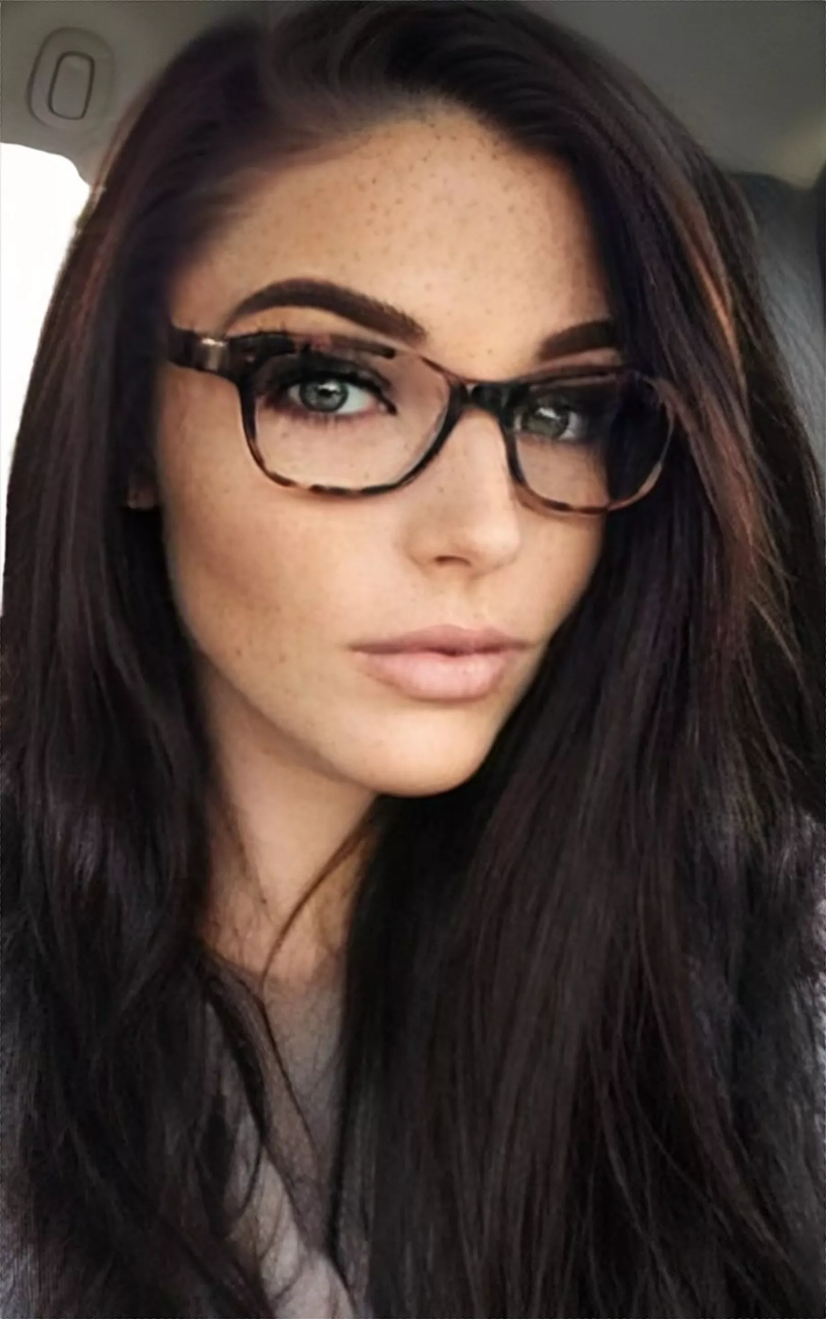 I feel slightly overdressed to be posting here, but I'll make it up next time... glasses days are the best days! clothes or no clothes 😜