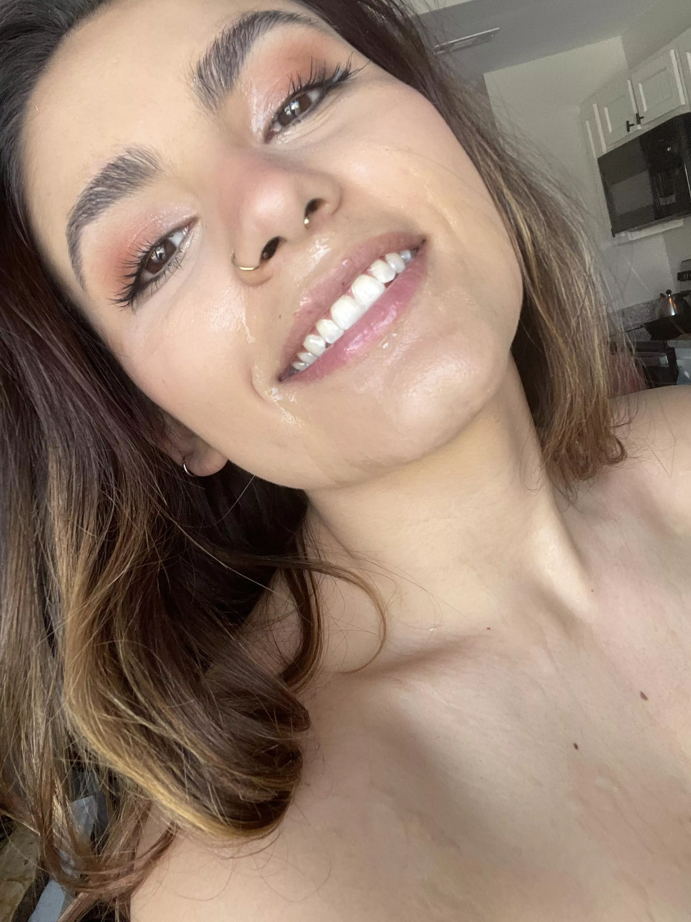 I feel so pretty with cum on my face