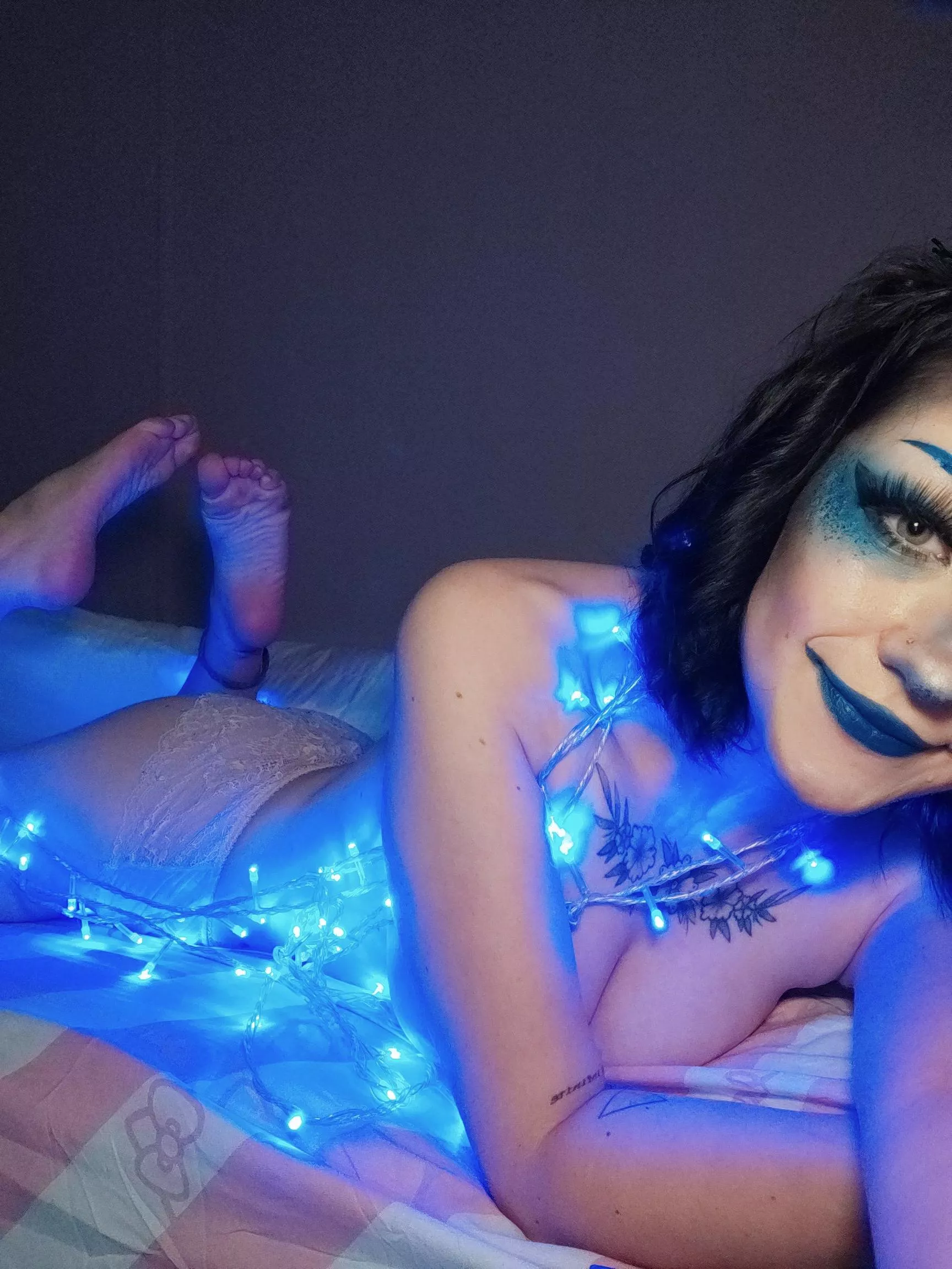 I feeling i little blue today ><