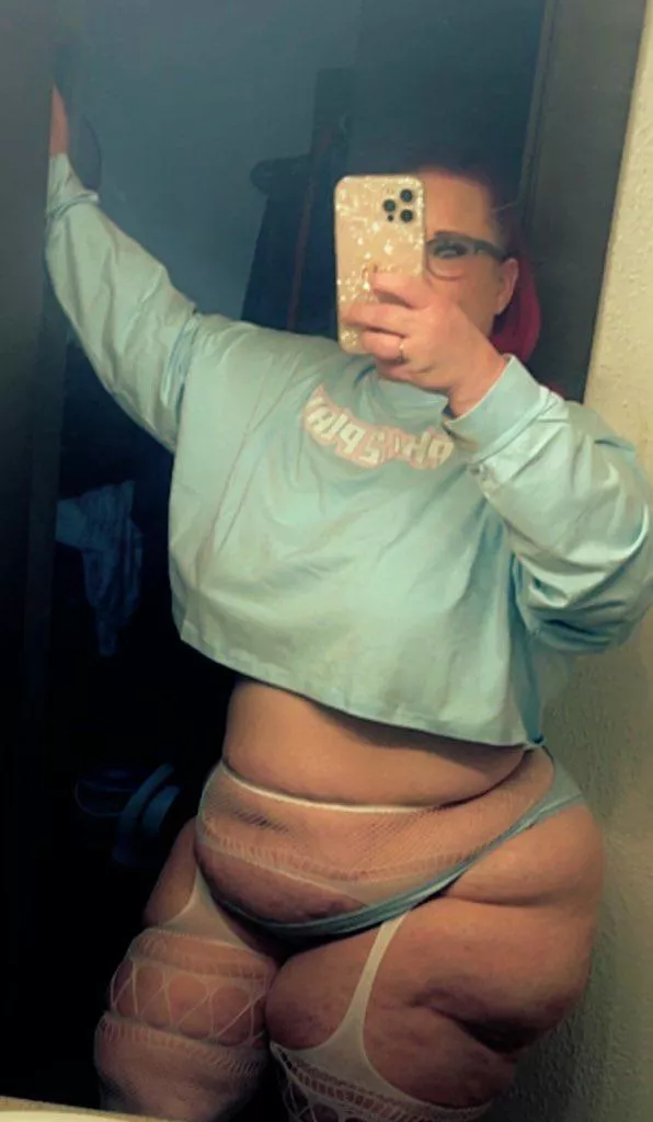 I got a new outfit. Do u like it?