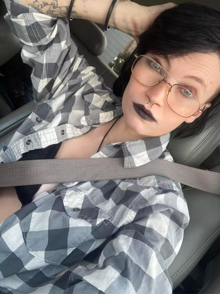 I got all dressed up for once 🖤💀🖤