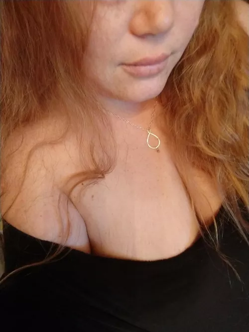 I got cleavage for days!!