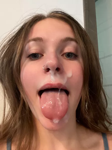 I got horny at the gym so I got on my knees 🥰