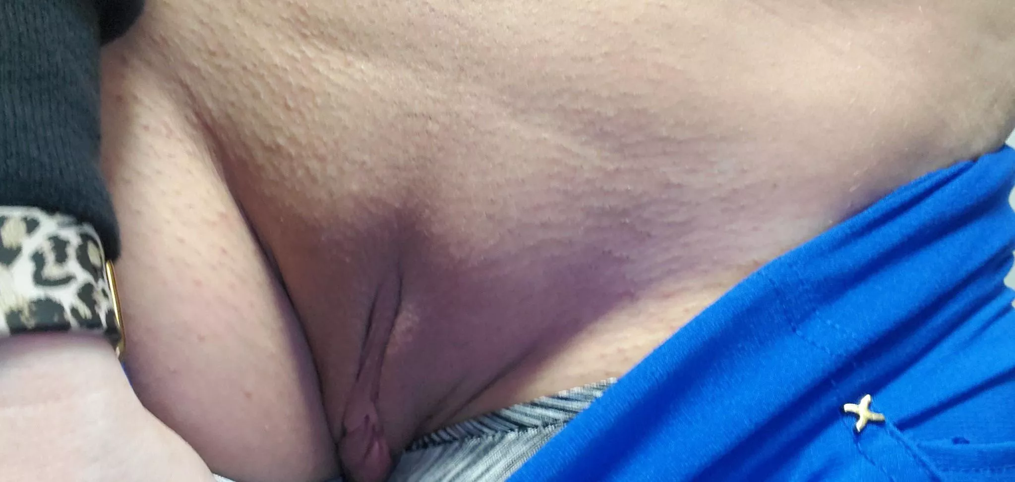 I got my outie out at work 🙀