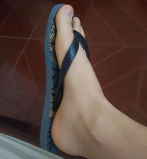 I got new flip flops 😊 [19]