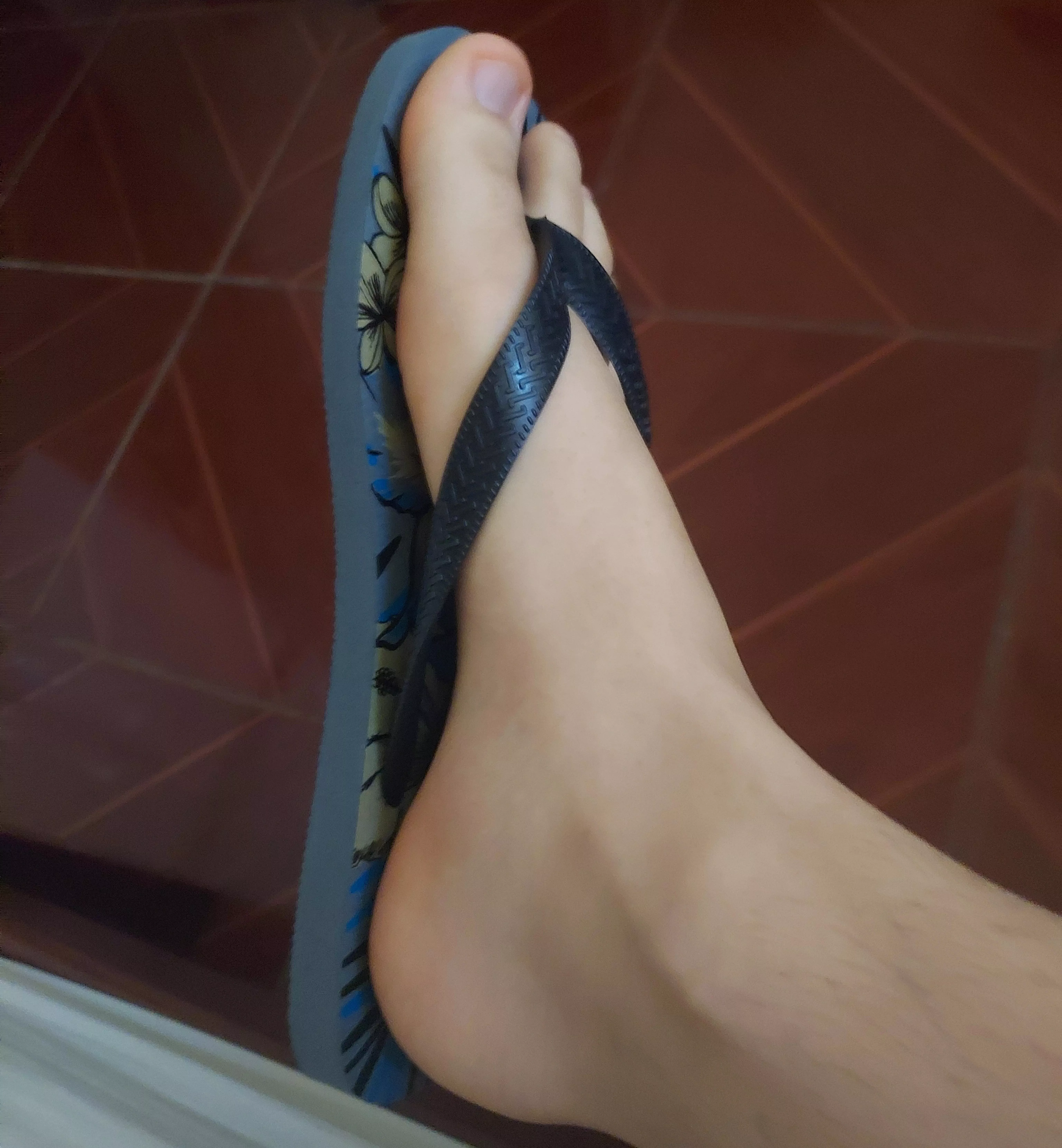 I got new flip flops 😊 [19]