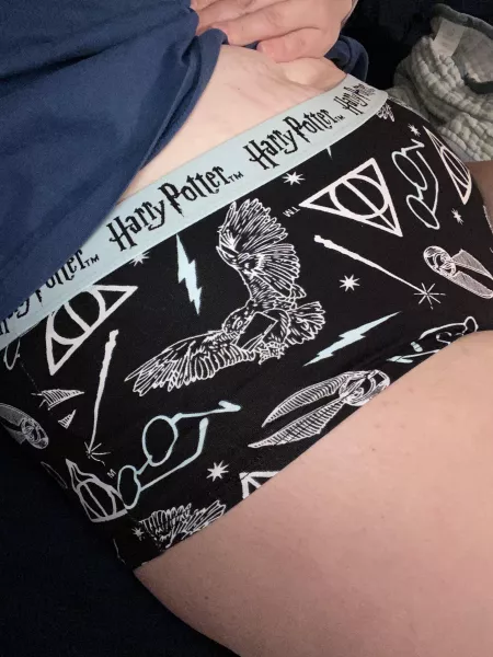 I got new Harry Potter undies today and they make me feel so little and cute! 💕