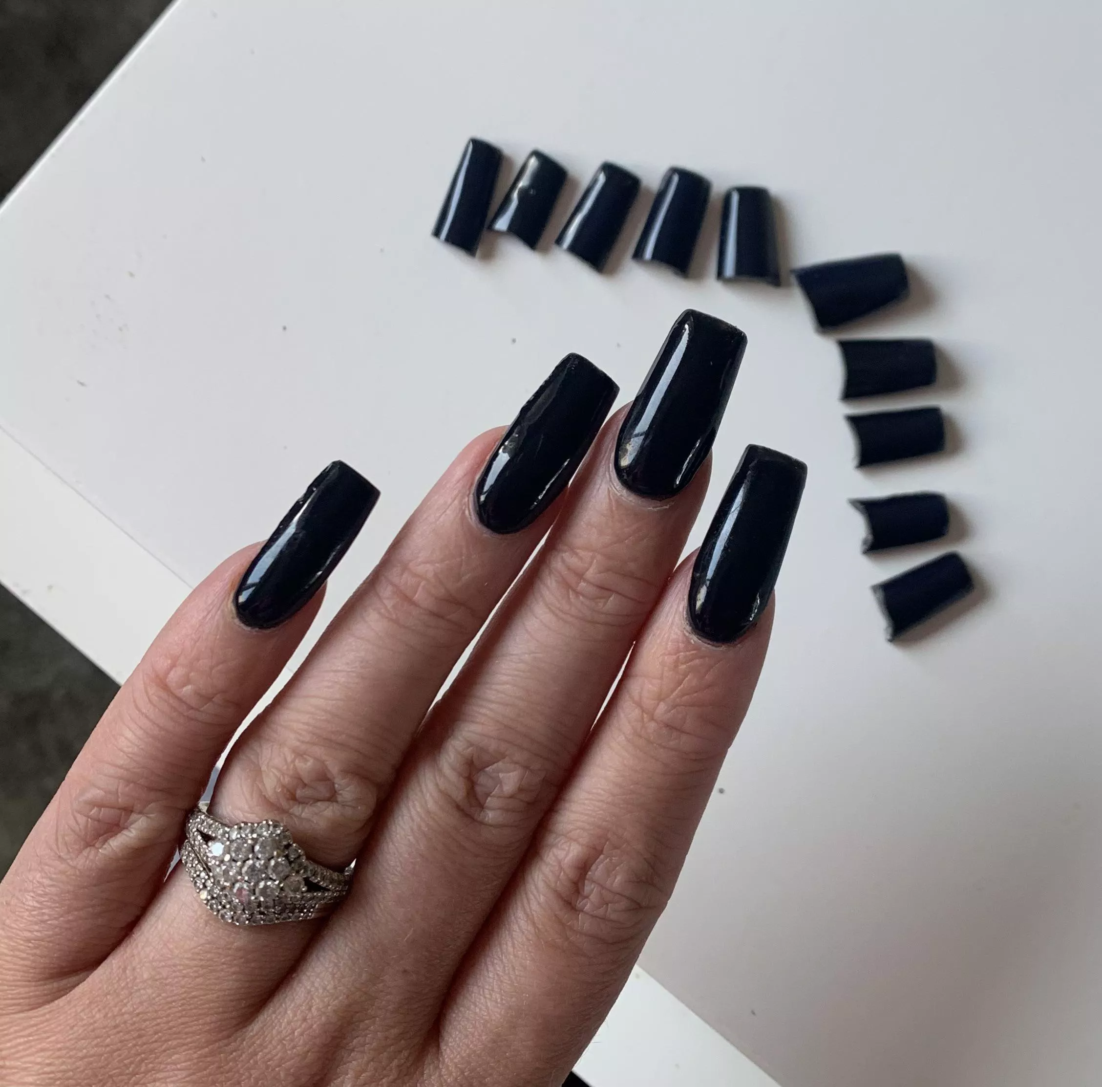 I had to cut them down! DM me for priceโฆ ๐๐
๐ผ I had to cut them down! DM me for priceโฆ ๐๐
๐ผ