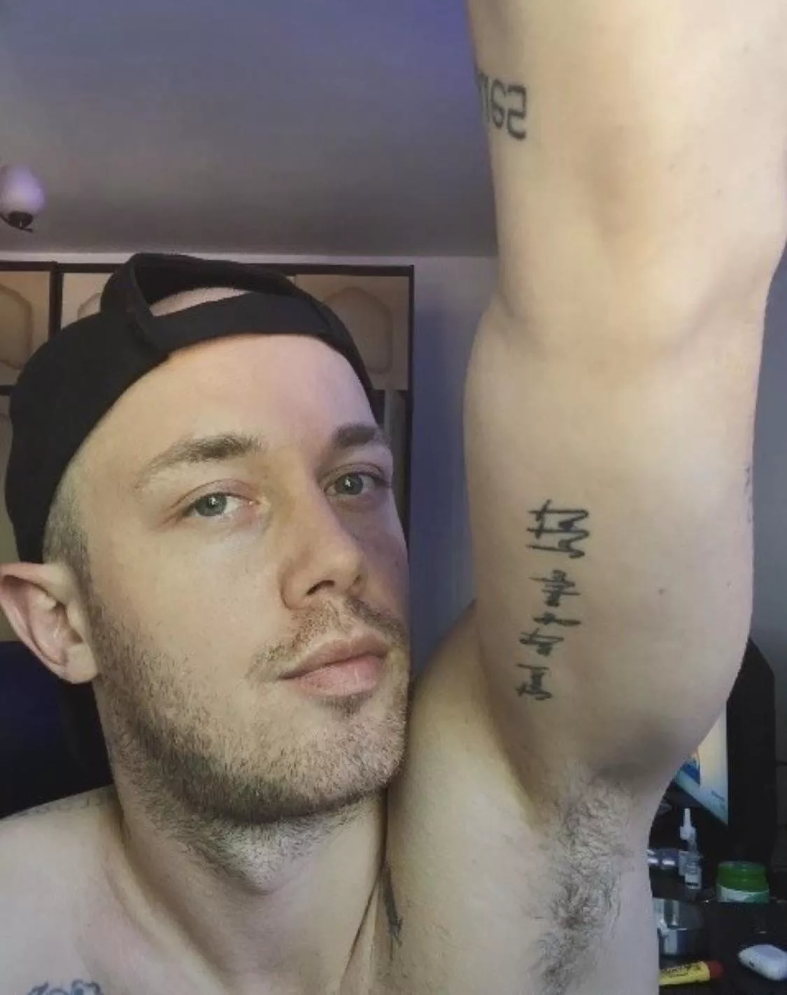i happen to think i'm a lot of fun, but i also have this nsfw, explicit, uncensored side of me that i love to explore - and it would be dope if you would care to join me along the way π i happen to think i'm a lot of fun, but i also have this nsfw, explicit, uncensored side of me that i love to explore - and it would be dope if you would care to join me along the way π