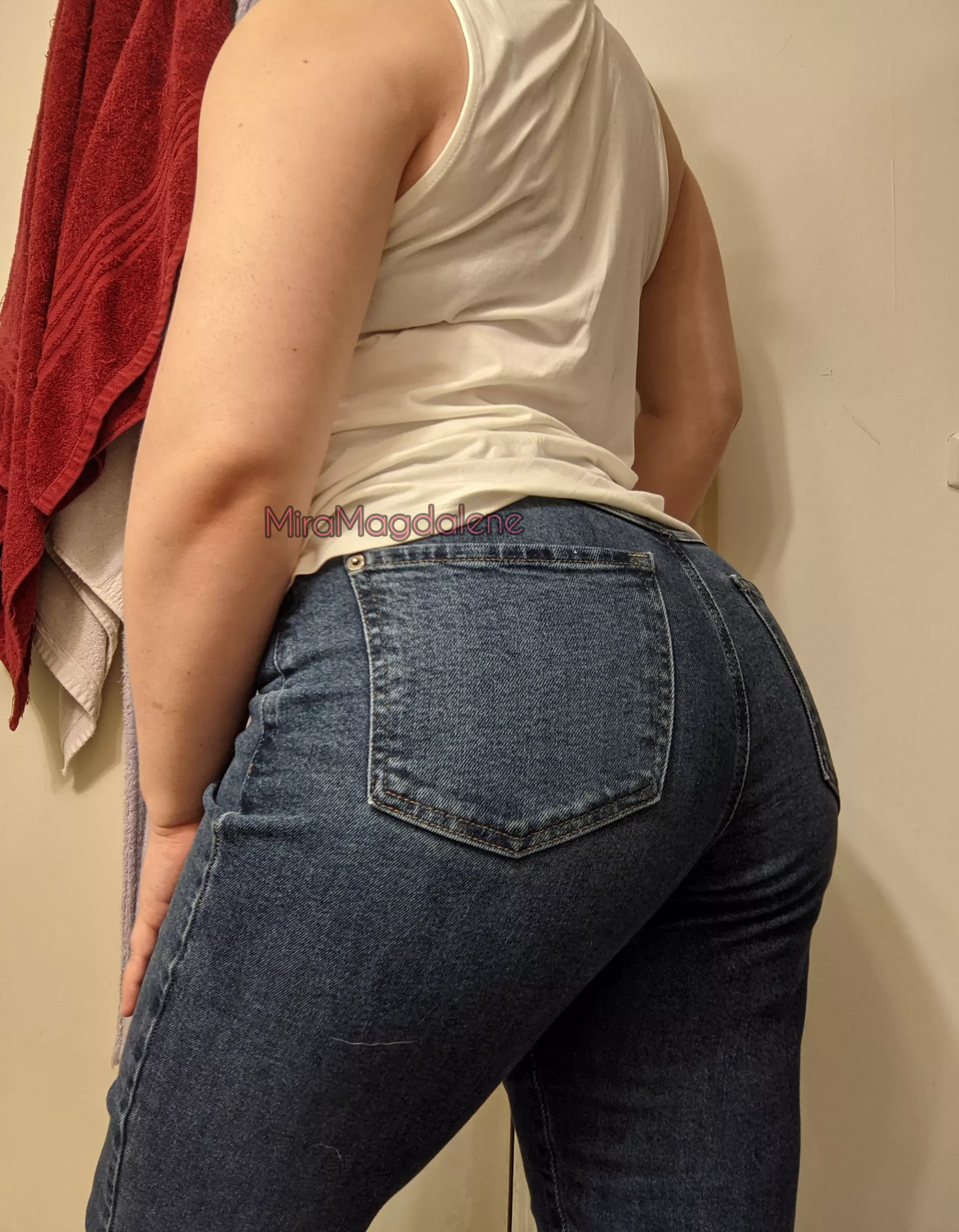I hate jeans shopping, but at least they make my butt look good. 🍑