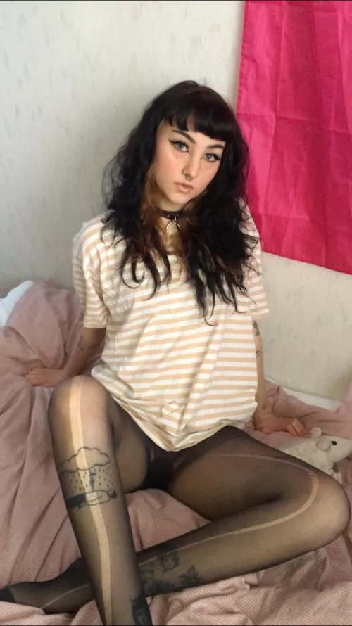 I hate that pantyhose rip so easily