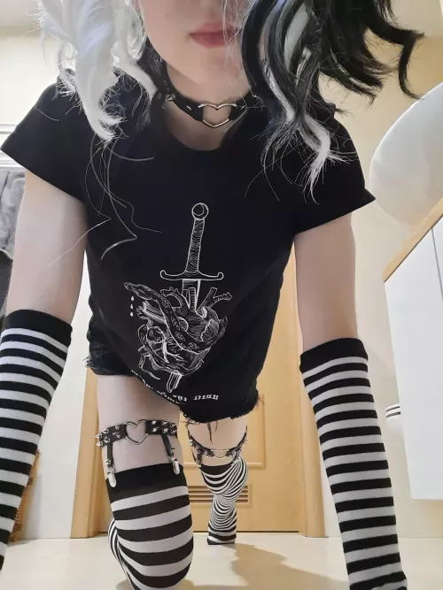 I hate when my sister invites her friends home when I'm dressed like a girl