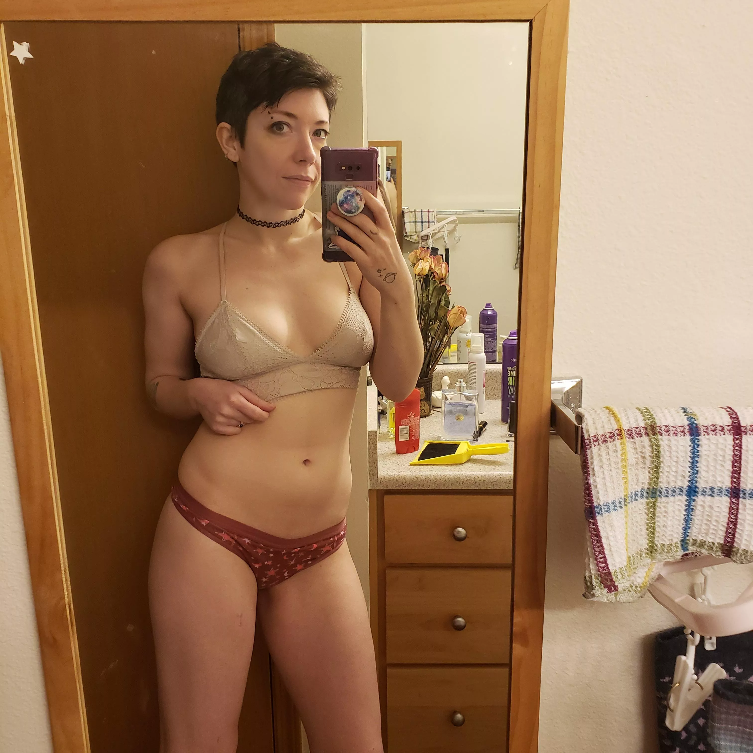 I have ginormous shoulders.