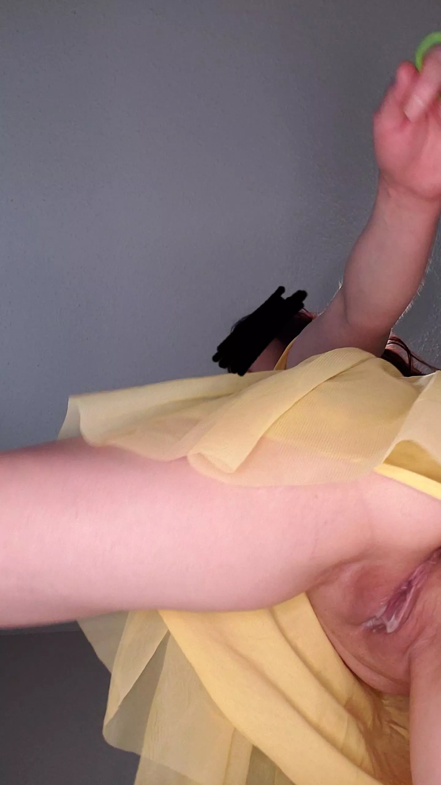 I have no panties to catch my horny drips.😳