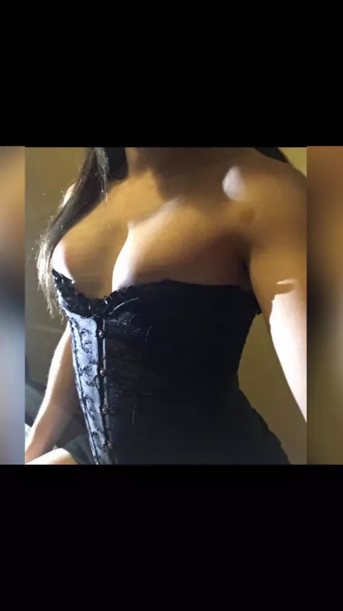 I have the strong urge to get titty fucked right now π₯΅