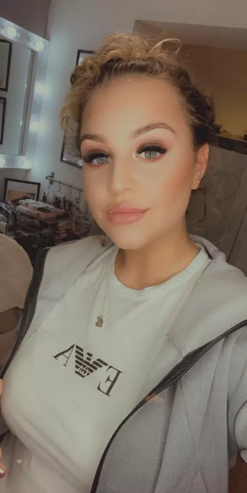 I hear that valentines babies are the best who’s coming to give me one