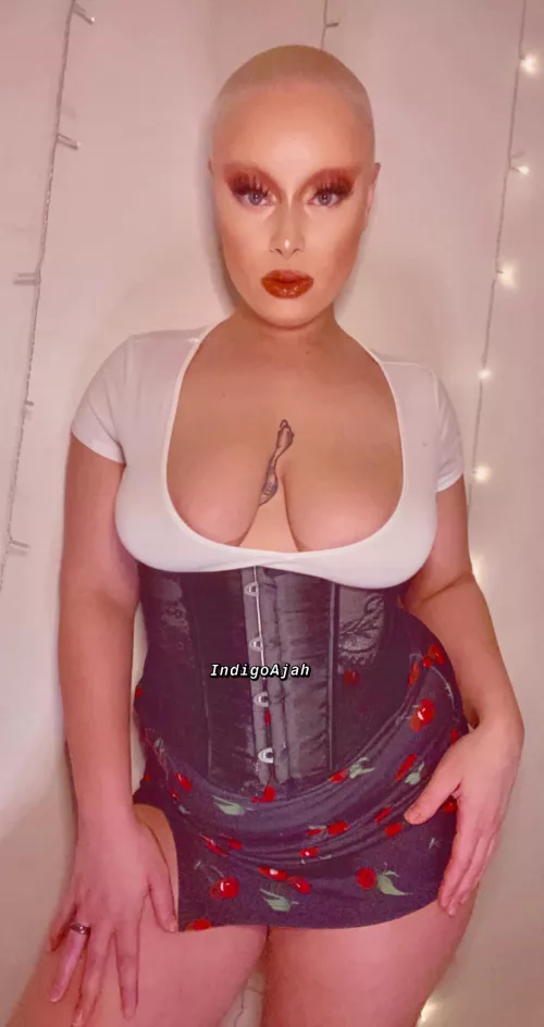 I heard getting fucked in the ass helps it grow… who wants to help me? 🥺