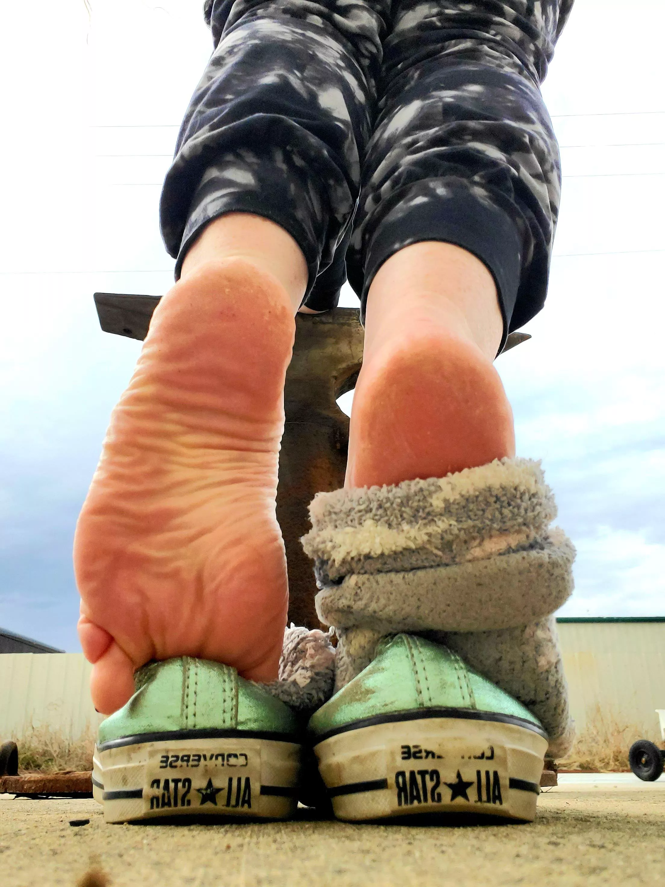 I heard it's Wrinkle Wednesday 😉👄 guess I'll participate to show off these wicked waves 😈 think you can count them all? 👄